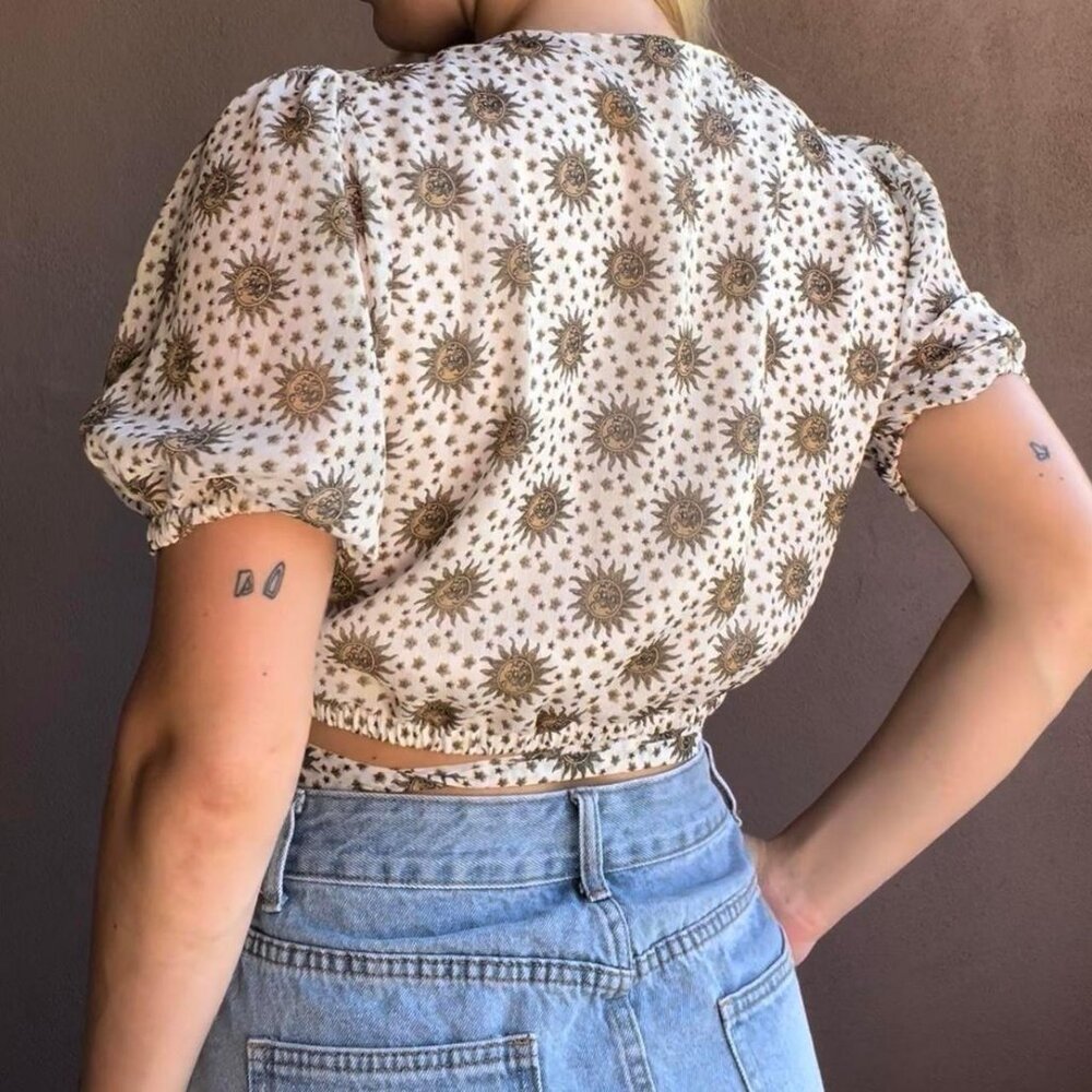 Sun Pattern Crop Top - Picture 5 of 5